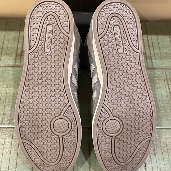 Adidas - Picture 6 of 14